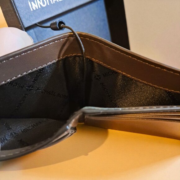 Michael Kors MK Beige/Brown Men's Slim Billfold Wallet NWT - Picture 5 of 7